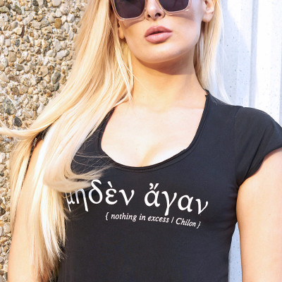 Graphic quote t-shirt in black.